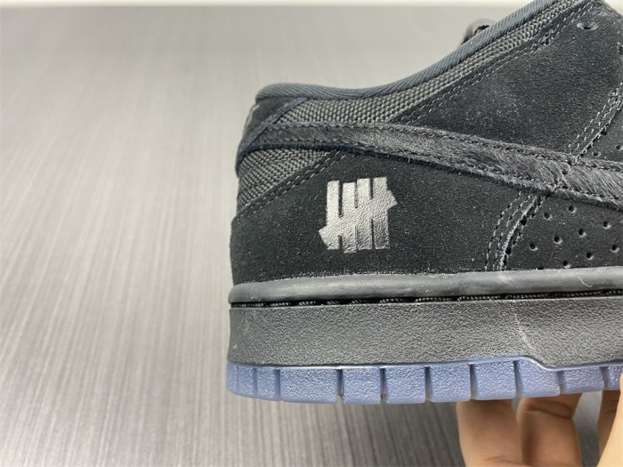 undefeated x dunk low 