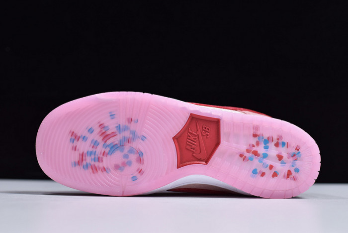 nike sb dunk low strangelove skateboards ct2552-800