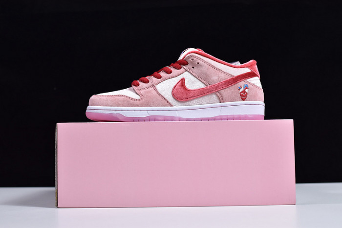 nike sb dunk low strangelove skateboards ct2552-800