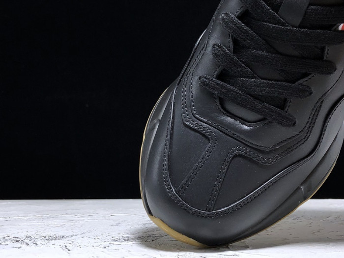 G*u*i1 rhyton sneaker