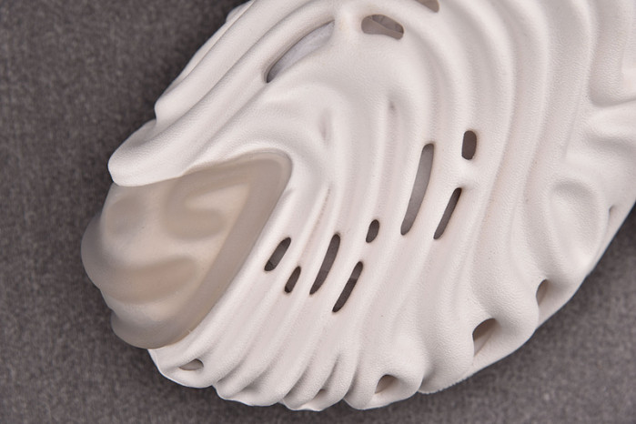 Cr*0*s pollex clog by salehe bembury stratus