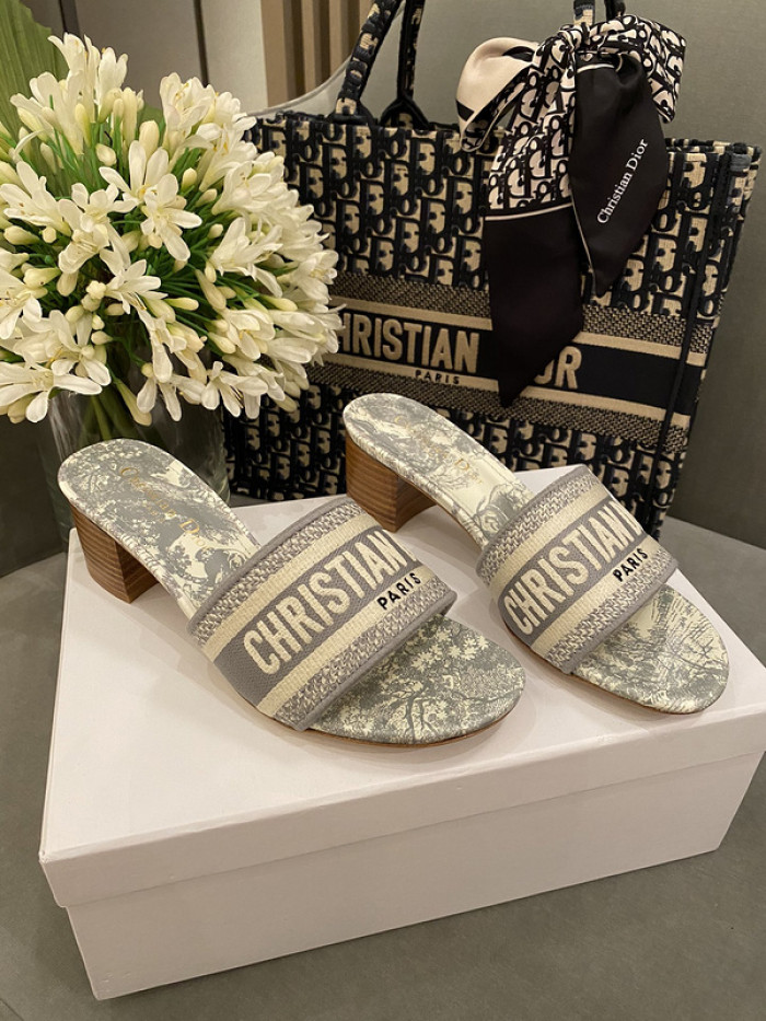 d1or sandals