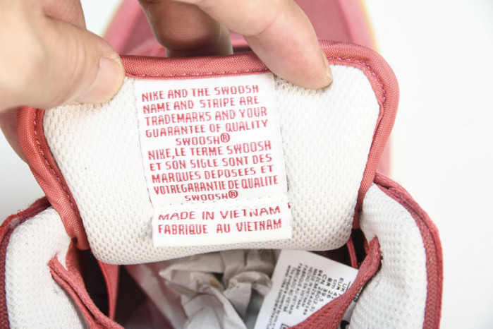 nike sb dunk low adobe