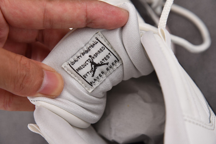 air jordan 11 wmns "neapolitan"