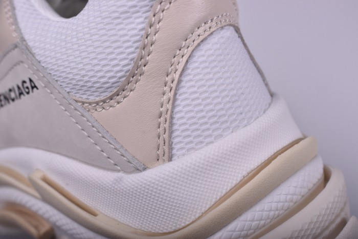 balen 17fw triple s“cream” 490671-w06f1-9000