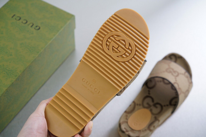 gu*ci maxi gg canvas slide sandal