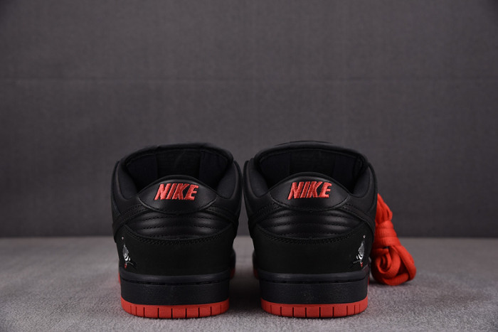 nike sb dunk low black pigeon 883232-008