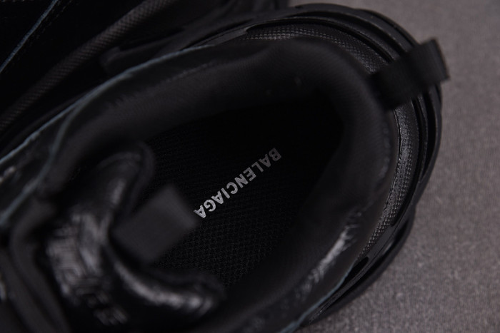 Ba*len*cia*ga triple s black