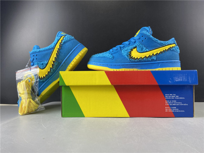 nike sb dunk low grateful dead "blue bear" cj5378-400