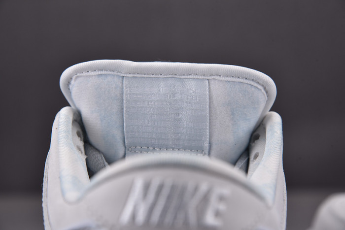 nike sb dunk low white lobster