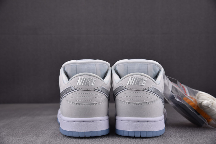 nike sb dunk low white lobster