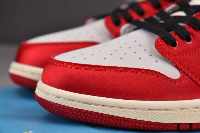 jordan 1 retro low og trophy room away