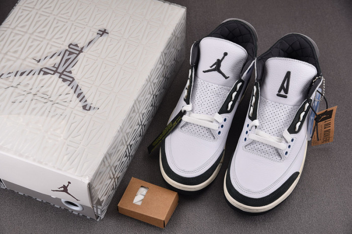 Jordan 3 Retro OG SP Diffused Blue HV8571-100