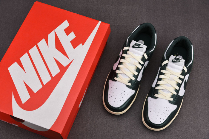 nike dunk low “vintage green” dq8580-100