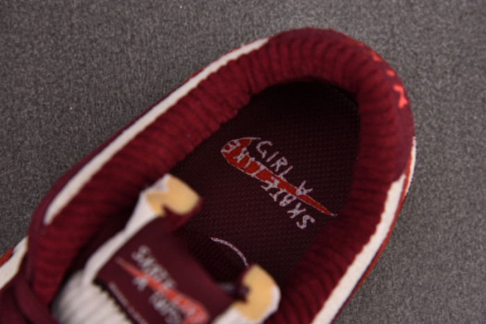 skate like a girl x nike sb dunk low