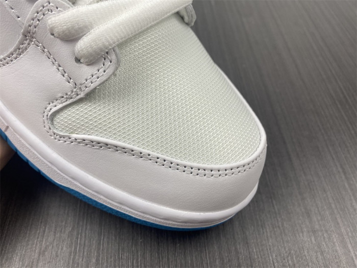 nike sb dunk low laser blue - bq6817-101