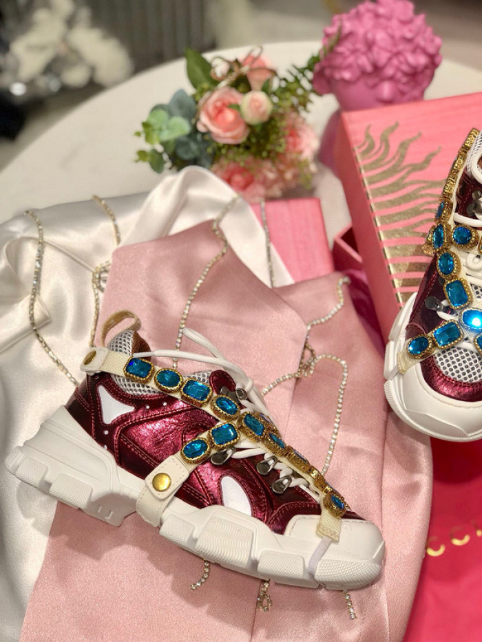 G*u*i1 flashtrek sneaker