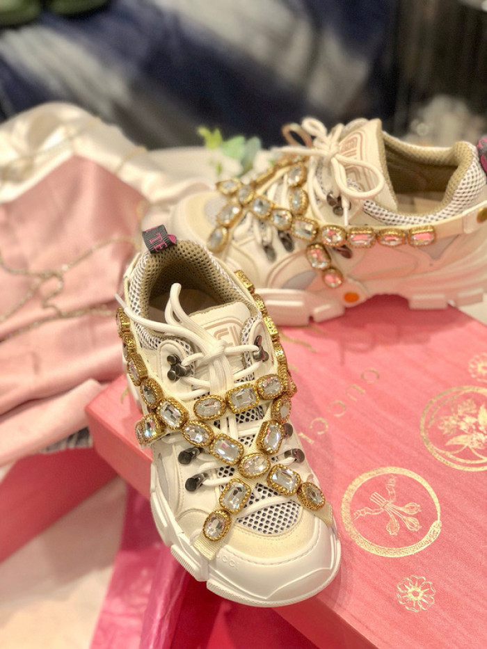 G*u*i1 flashtrek sneaker