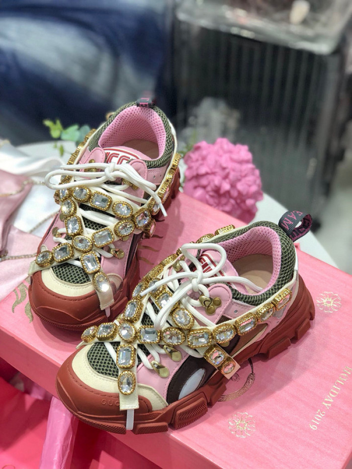 G*u*i1 flashtrek sneaker