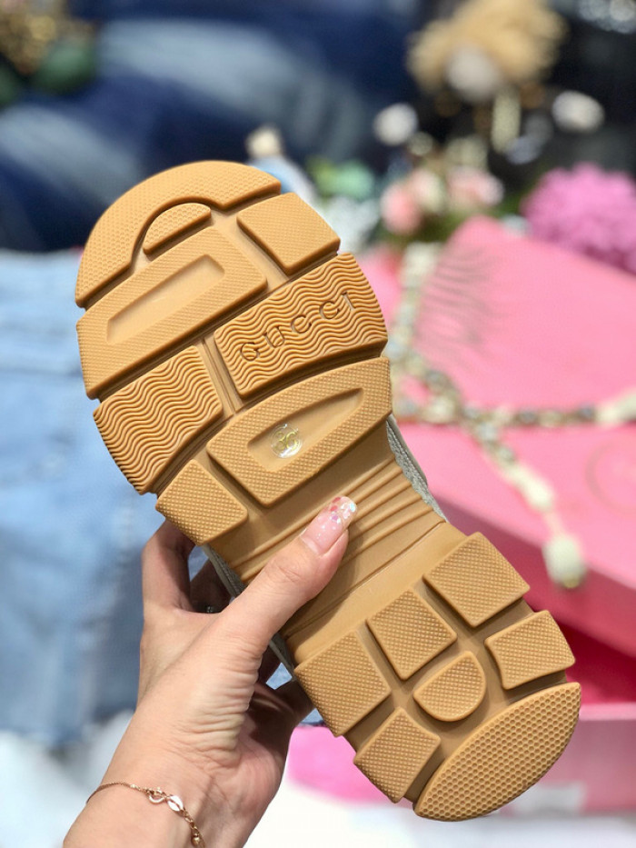 G*u*i1 flashtrek sneaker