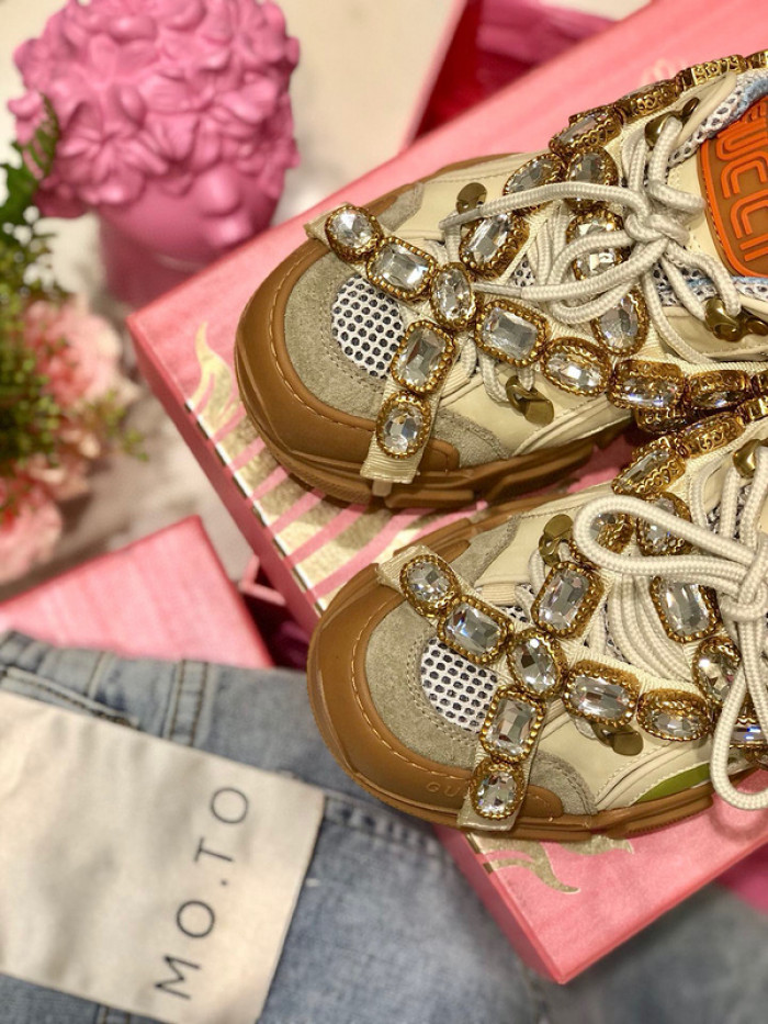 G*u*i1 flashtrek sneaker