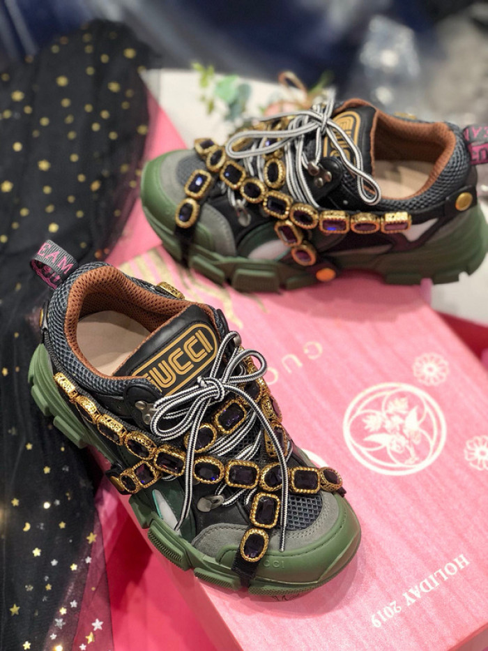 G*u*i1 flashtrek sneaker