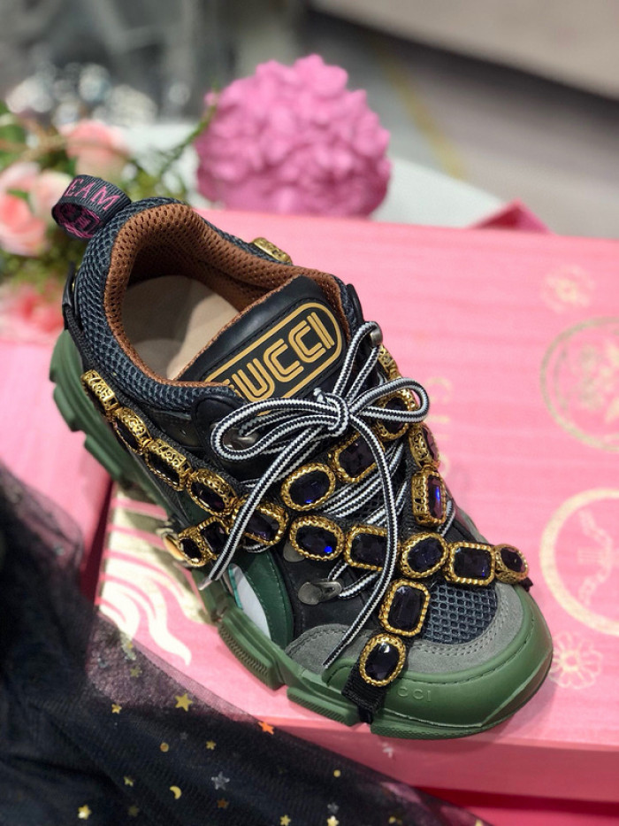 G*u*i1 flashtrek sneaker