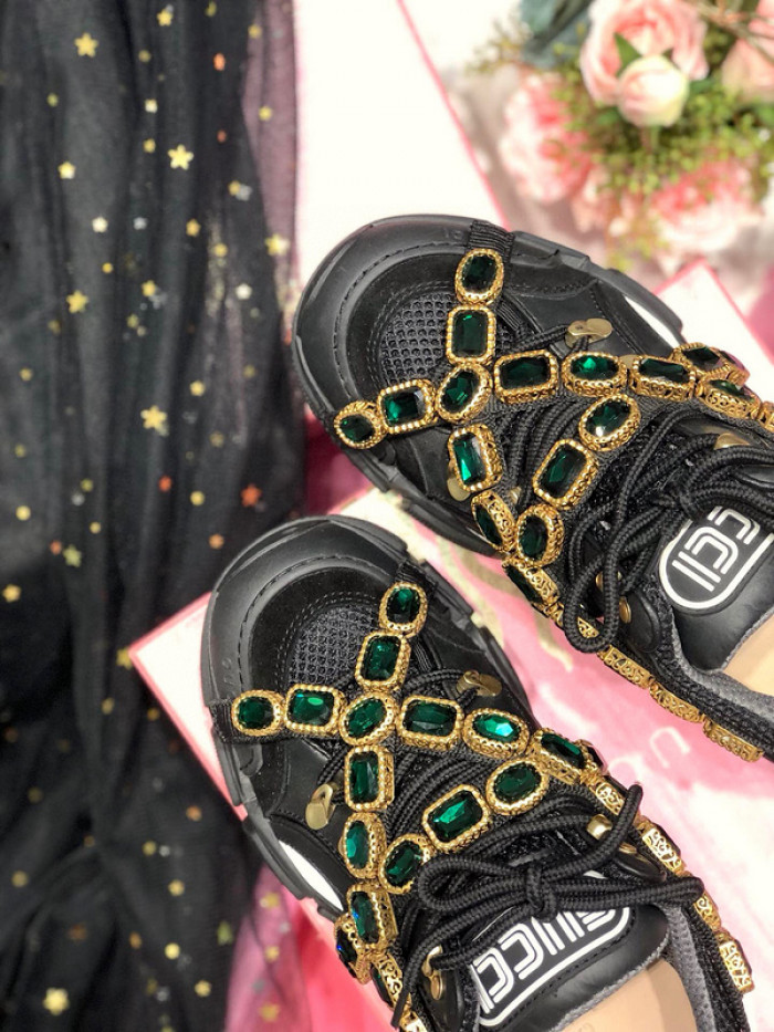 G*u*i1 flashtrek sneaker