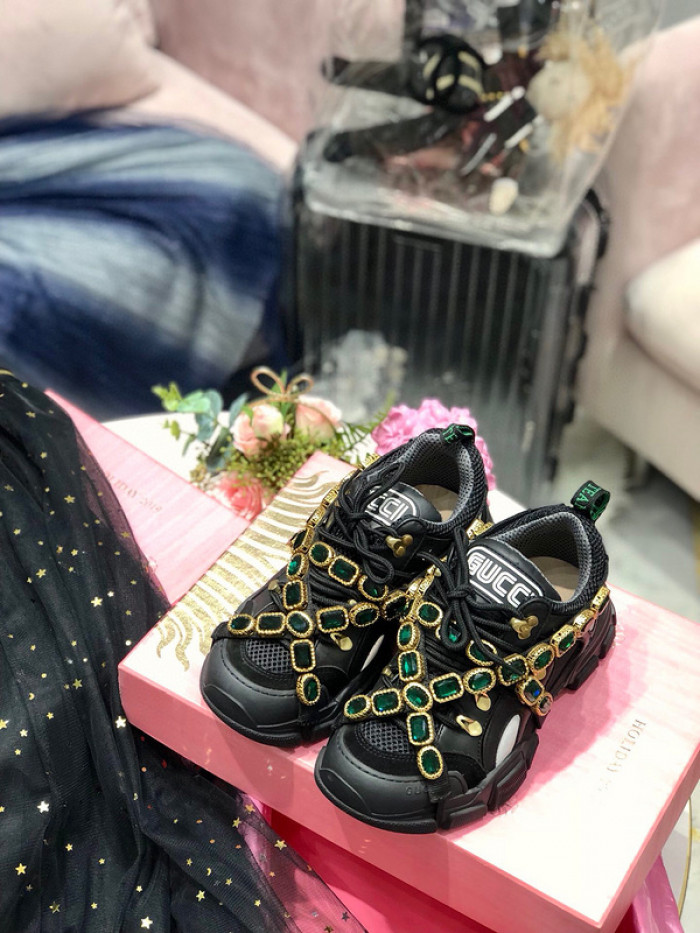 G*u*i1 flashtrek sneaker