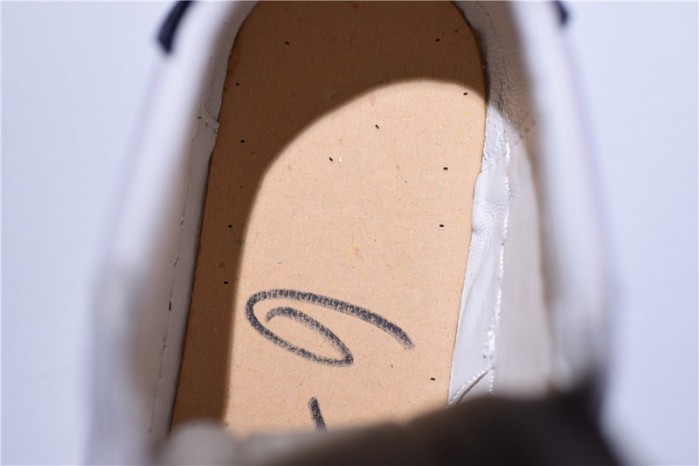 gu ace embroidered low-top sneaker with logo