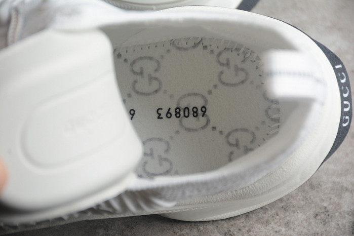 G*u*i sneaker g1000012