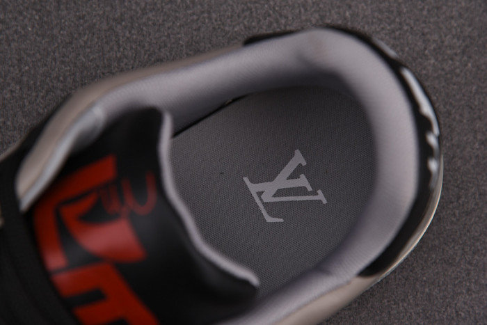 lou1s vu1tton sneakers