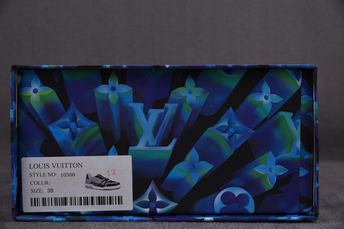 lou1s vu1tton sneakers