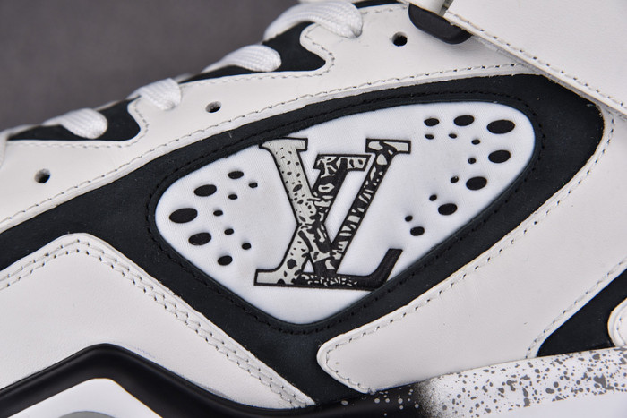 lou1s V*t*n trainer top