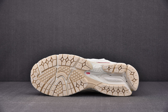 new balance 2002r“refined future