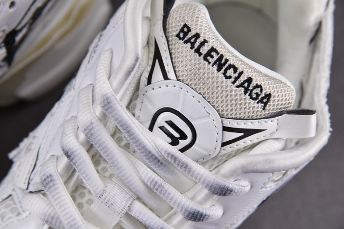 Ba*len*cia*ga runner