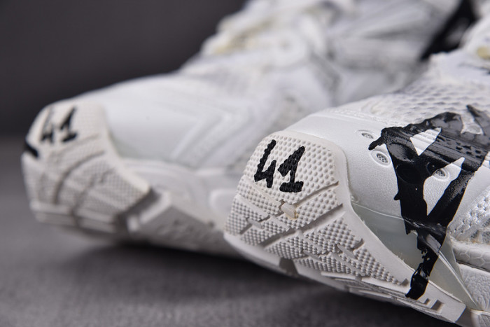 Ba*len*cia*ga runner