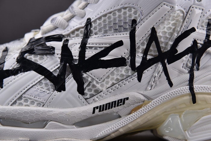 Ba*len*cia*ga runner