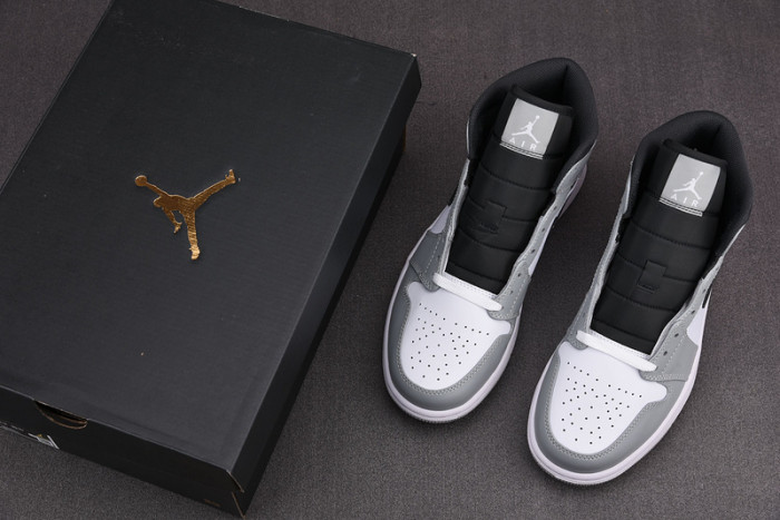 air jordan 1 mid light smoke grey 554724-078