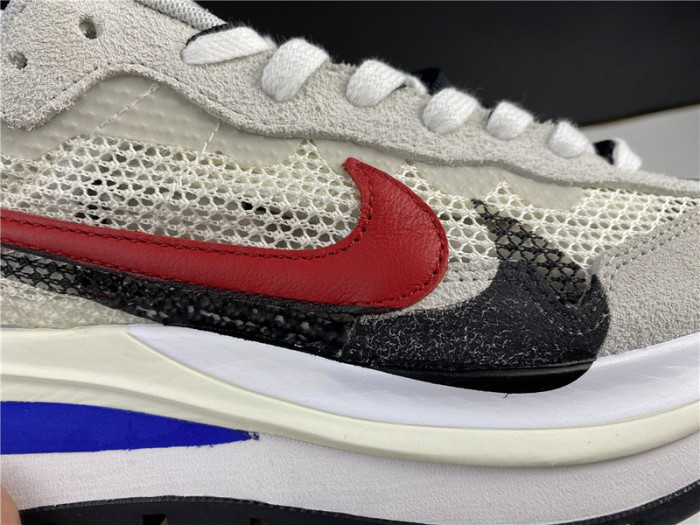 nike vaporwaffle sacai sport fuchsia game royal cv1363-100